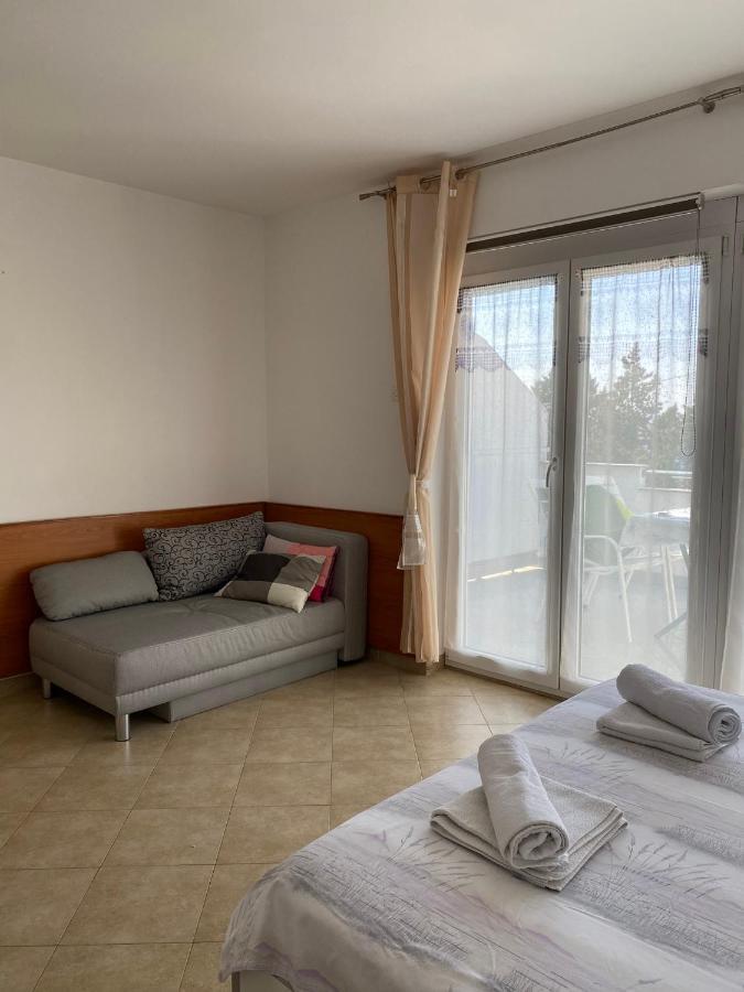 אומיסאליי Apartmani Sara מראה חיצוני תמונה