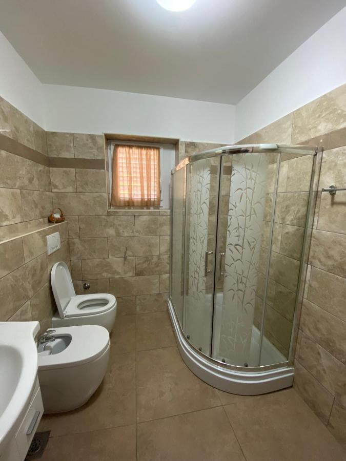 אומיסאליי Apartmani Sara מראה חיצוני תמונה